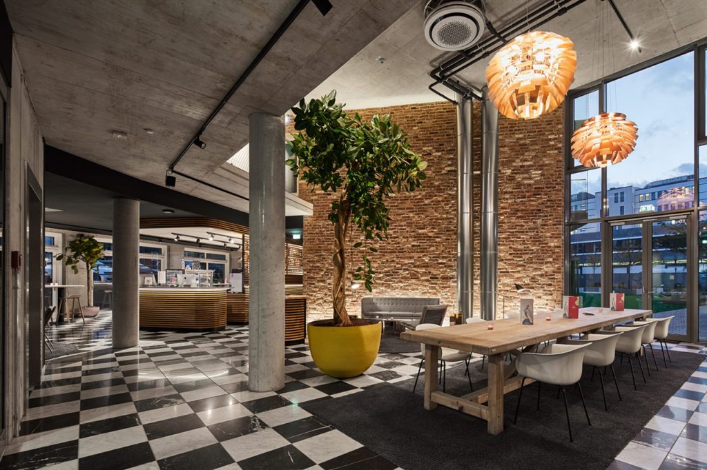 Von der Hotelinfrastruktur mit Rezeption, Services und halböffentlicher Lobby profitieren auch die Bewohner der „D-partments“.